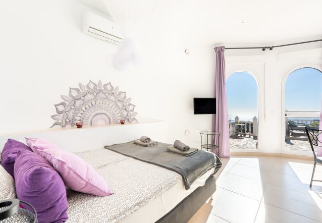 Villa en Algarrobo - Casa Niva | Amplia Casa de Campo con Piscina Privada y Vistas al Mar Villa en Algarrobo - Casa Niva | Amplia Casa de Campo con Piscina Privada y Vistas al Mar