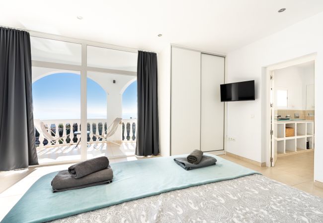 Villa en Algarrobo - Casa Niva | Amplia Casa de Campo con Piscina Privada y Vistas al Mar Villa en Algarrobo - Casa Niva | Amplia Casa de Campo con Piscina Privada y Vistas al Mar