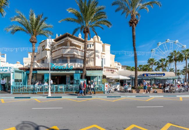 Apartamento en Benalmádena - Puerto Deportivo | Vistas Escenicas del Puerto y Confort Costero en Puerto Marina Benalmadena Apartamento en Benalmádena - Puerto Deportivo | Vistas Escenicas del Puerto y Confort Costero en Puerto Marina Benalmadena