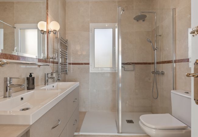 Villa en Mijas Costa - Villa Frelouka | Luxury villa for golf lovers with an amazing view. Villa en Mijas Costa - Villa Frelouka | Luxury villa for golf lovers with an amazing view.