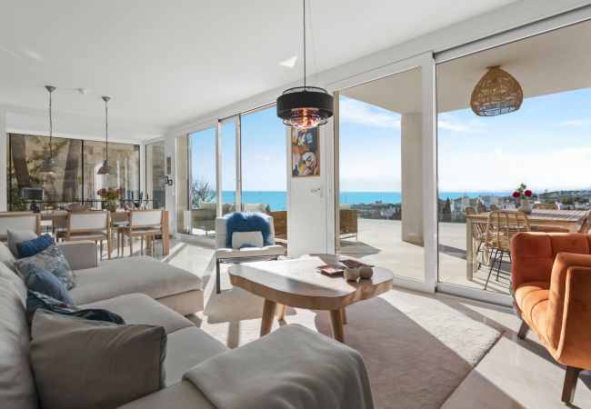 Villa en Mijas Costa - Villa Frelouka | Luxury villa for golf lovers with an amazing view. Villa en Mijas Costa - Villa Frelouka | Luxury villa for golf lovers with an amazing view.