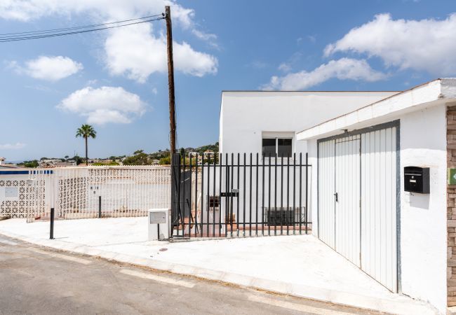 Apartamento en Benalmádena - Casa Torremuelle II – Casa Adosada con Piscina Privada y Barbacoa cerca de Playa Bonita Apartamento en Benalmádena - Casa Torremuelle II – Casa Adosada con Piscina Privada y Barbacoa cerca de Playa Bonita