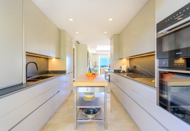 Apartamento en Marbella - Elviria Hills Penthouse – Idílico Oasis con Vistas al Golf y al Mar en Marbella Apartamento en Marbella - Elviria Hills Penthouse – Idílico Oasis con Vistas al Golf y al Mar en Marbella