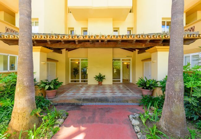 Apartamento en Marbella - Elviria Hills Penthouse – Idílico Oasis con Vistas al Golf y al Mar en Marbella Apartamento en Marbella - Elviria Hills Penthouse – Idílico Oasis con Vistas al Golf y al Mar en Marbella