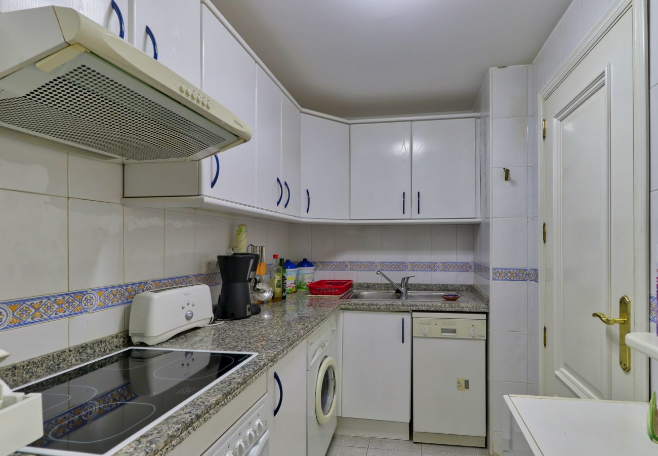 Apartamento en Fuengirola - Doña Sofia Fuengirola - Beach Apartment, parking, Wi-Fi, sea view