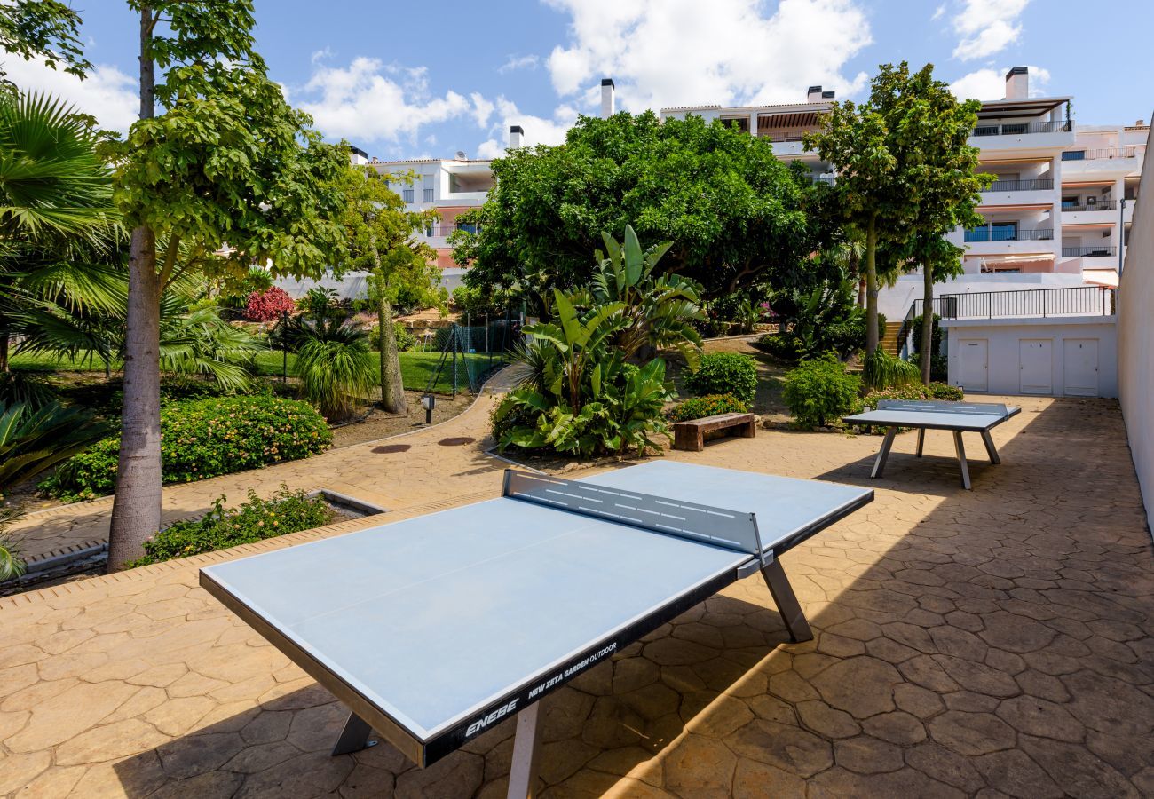 Apartamento en Benalmádena - Torrequebrada Golf Resort | Apartamento de lujo con terraza, piscina y parking privado