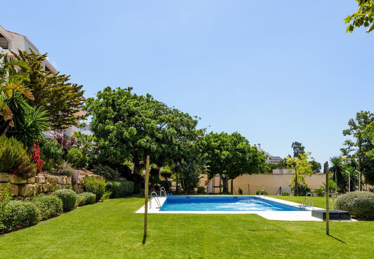 Apartamento en Benalmádena - Torrequebrada Golf Resort | Apartamento de lujo con terraza, piscina y parking privado