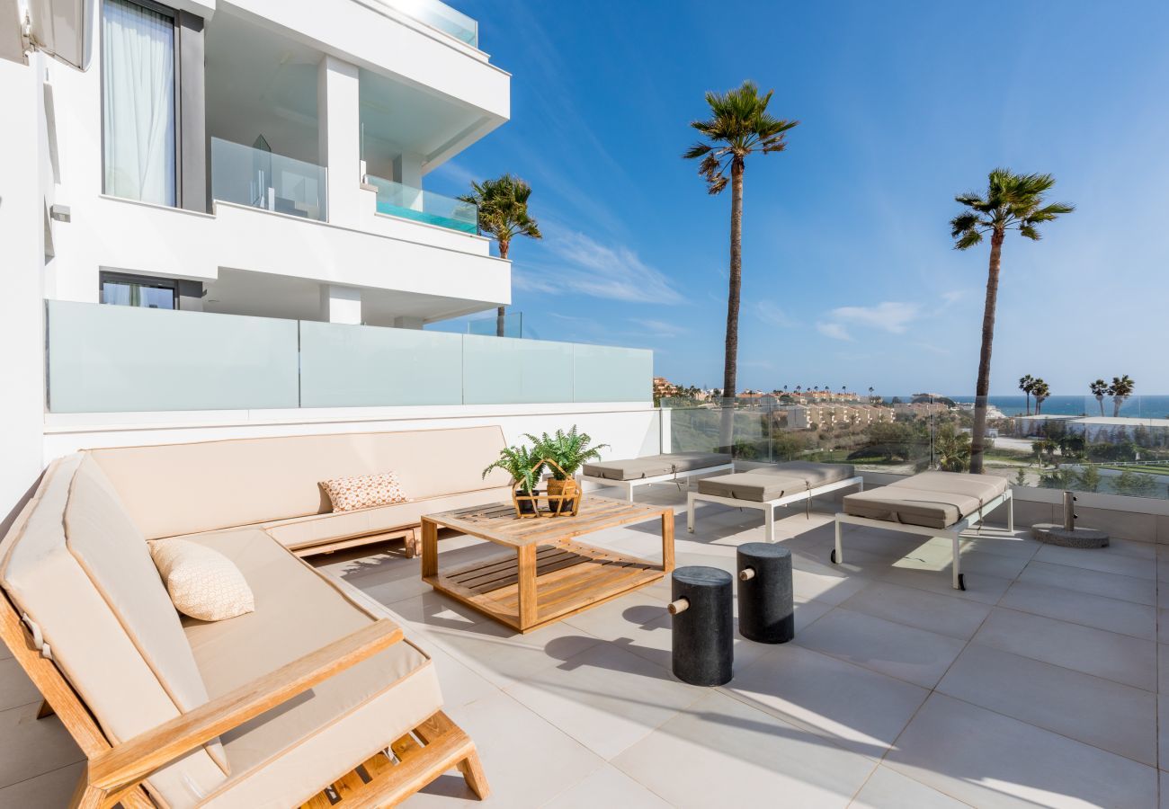 Apartamento en Mijas Costa - Santa Barbara Heights III CLC - lujo, piscina privada, vista del mar