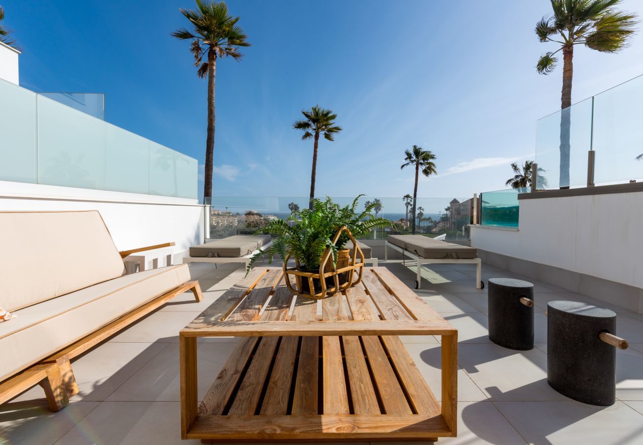 Apartamento en Mijas Costa - Santa Barbara Heights III CLC - lujo, piscina privada, vista del mar