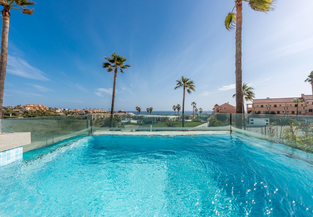 Apartamento en Mijas Costa - Santa Barbara Heights III CLC - lujo, piscina privada, vista del mar