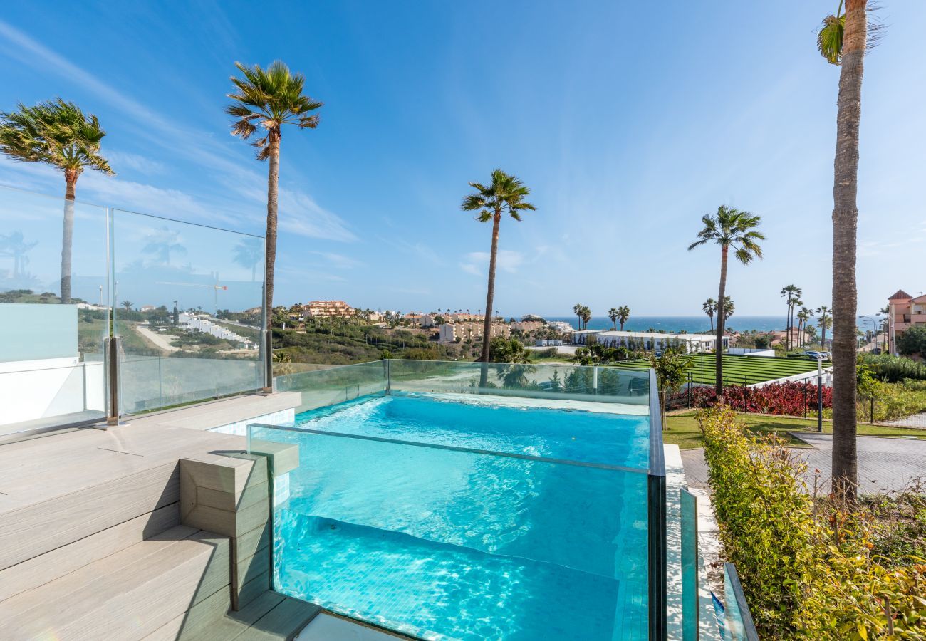 Apartamento en Mijas Costa - Santa Barbara Heights III CLC - lujo, piscina privada, vista del mar