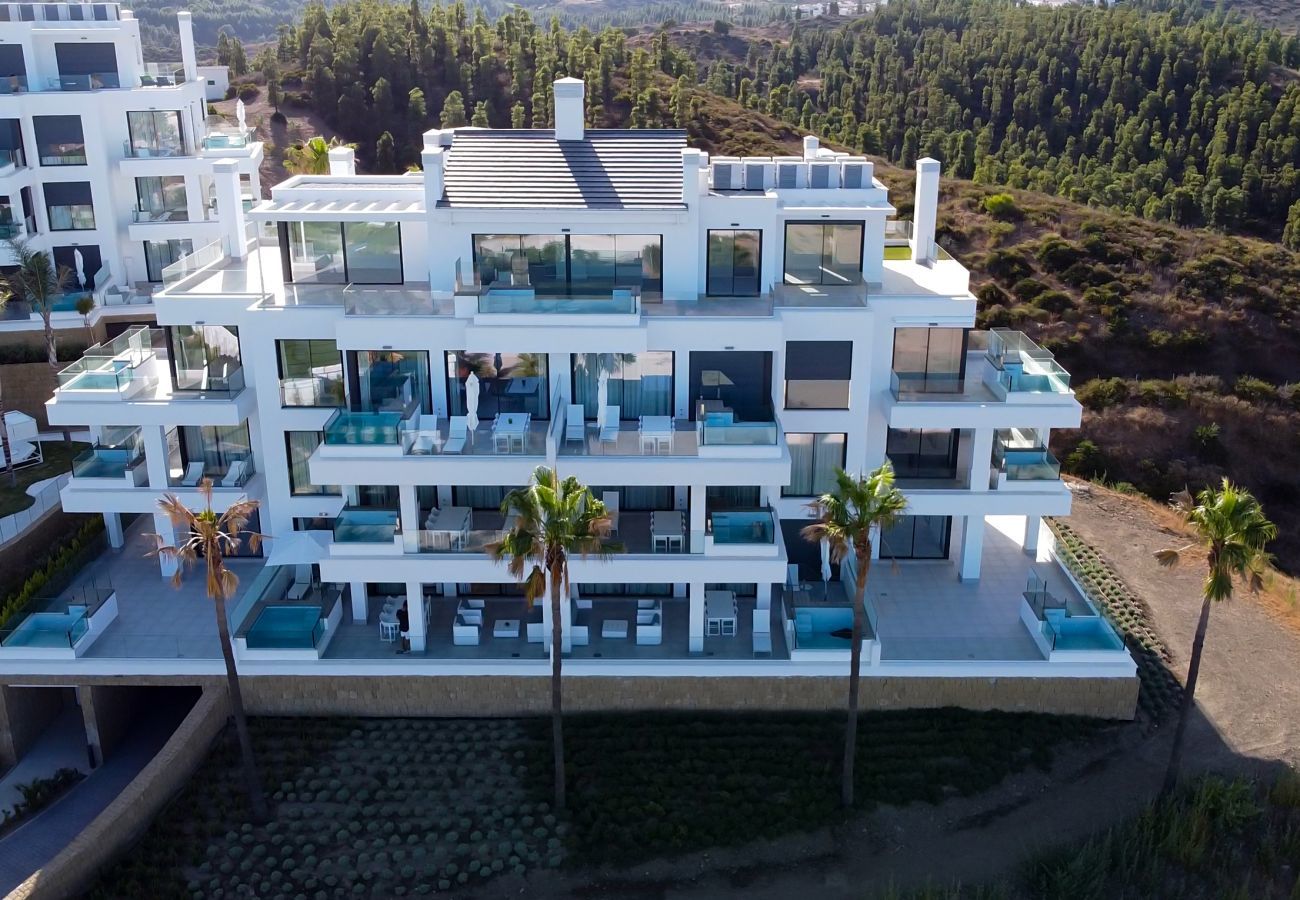 Apartamento en Mijas Costa - Santa Barbara Heights III CLC - lujo, piscina privada, vista del mar