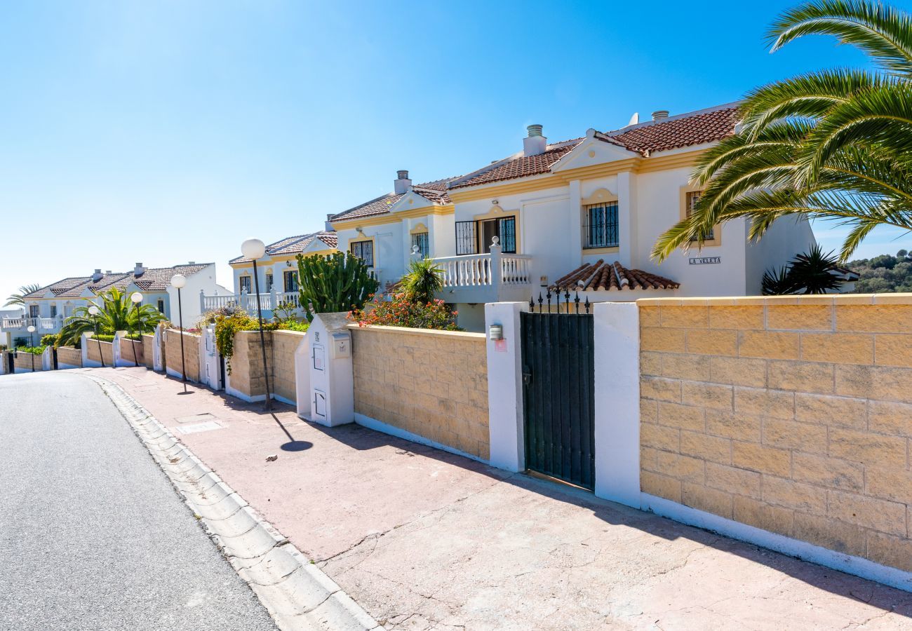 Casa adosada en Mijas Costa - Adosado con hermosas vistas al mar y piscina privada