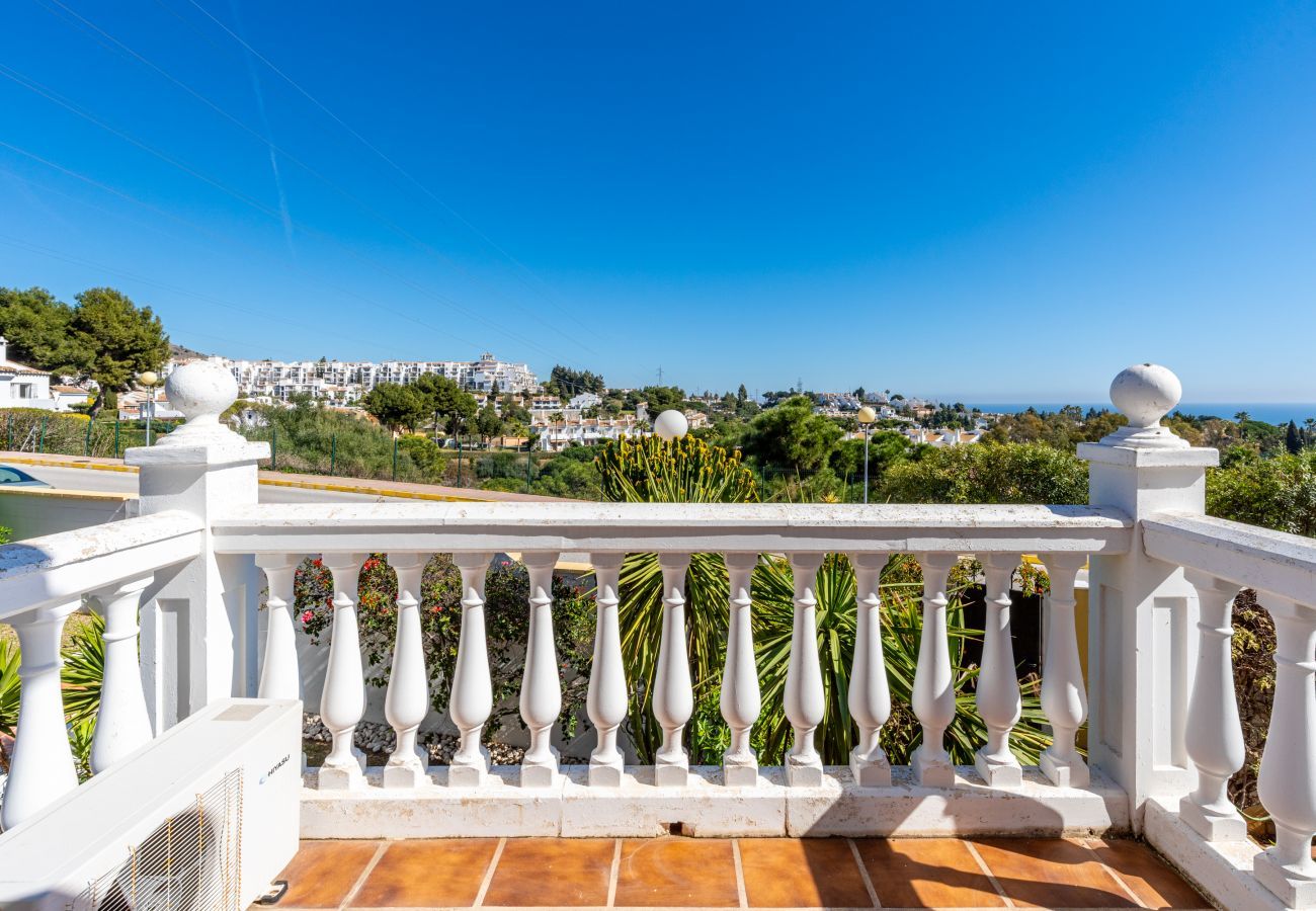 Casa adosada en Mijas Costa - Adosado con hermosas vistas al mar y piscina privada