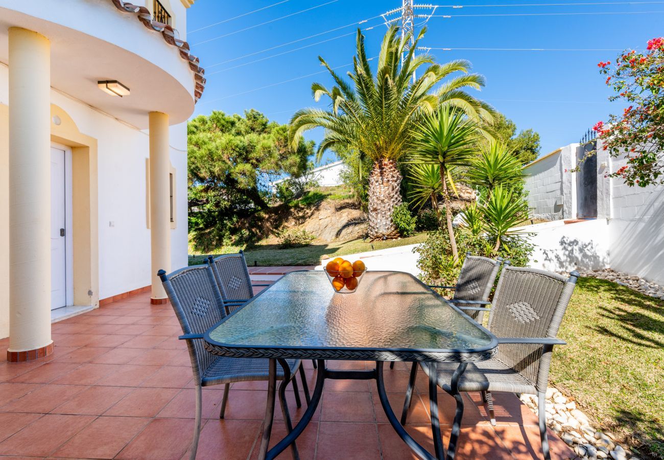 Casa adosada en Mijas Costa - Adosado con hermosas vistas al mar y piscina privada