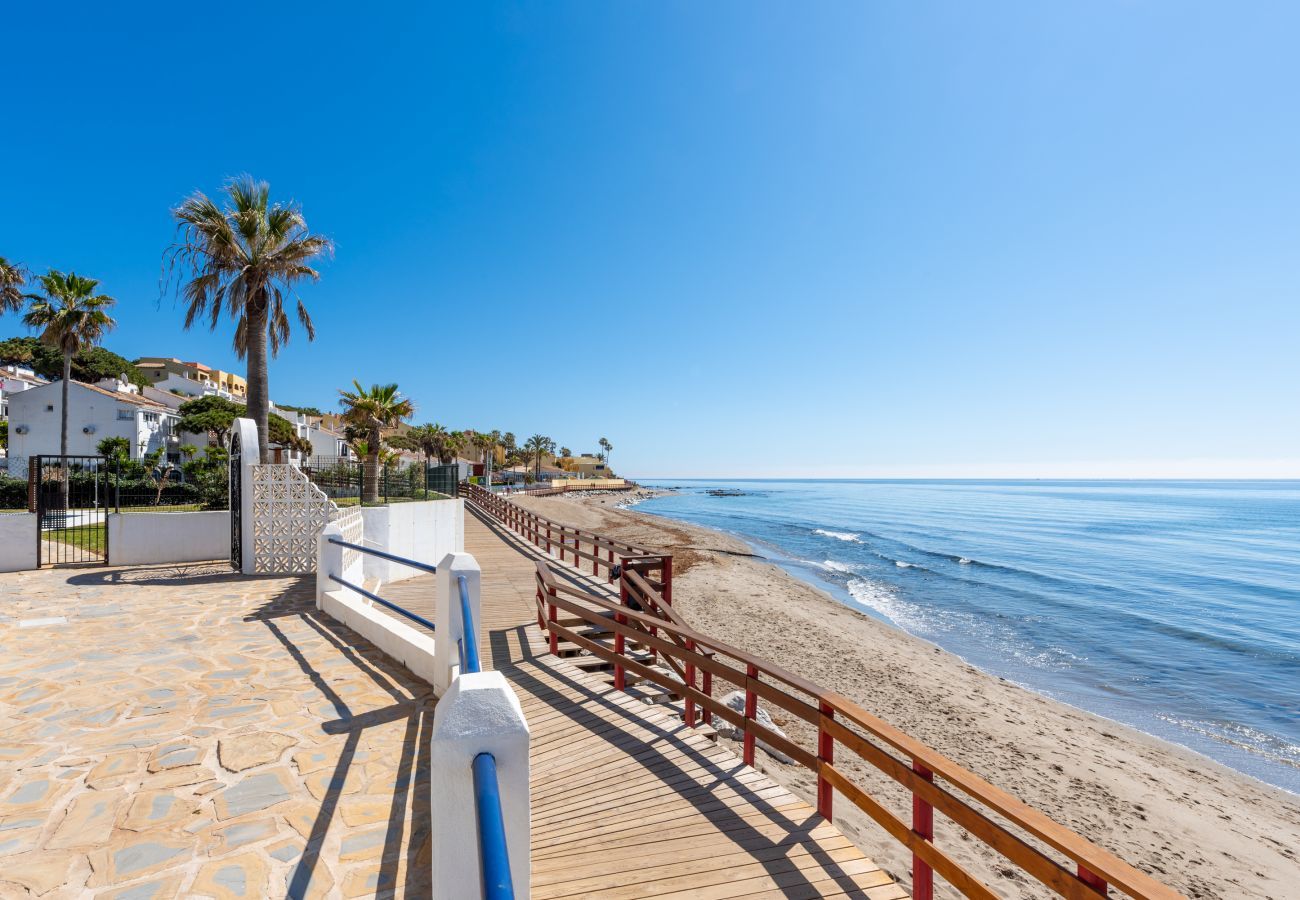 Apartamento en Mijas Costa - Pequeño paraíso en la playa de Calahonda I