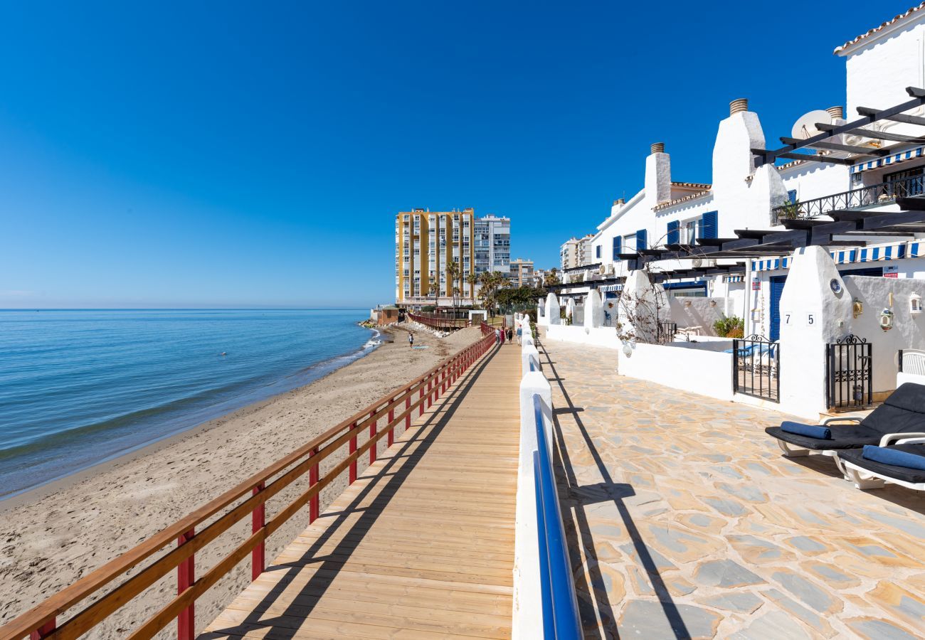 Apartamento en Mijas Costa - Pequeño paraíso en la playa de Calahonda I