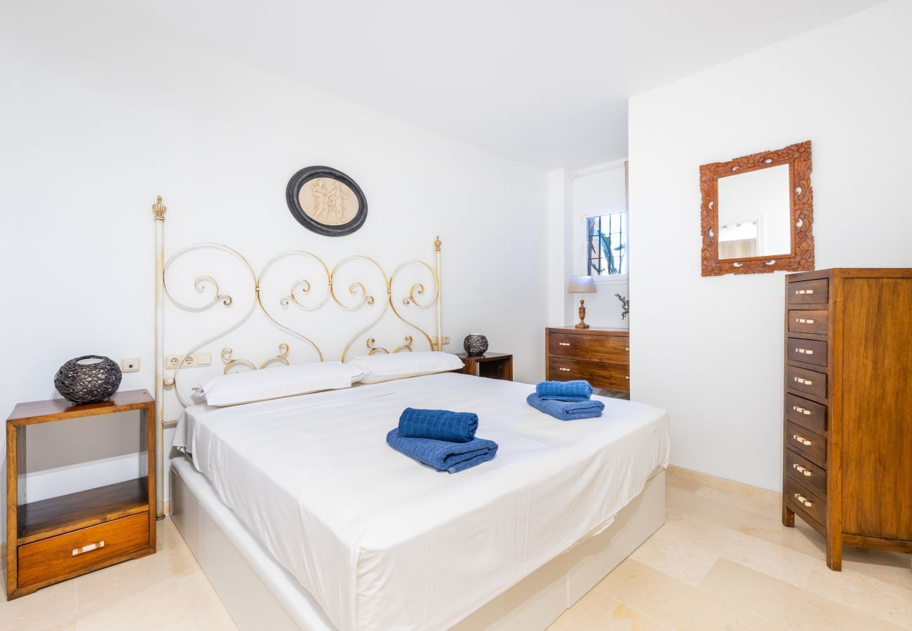 Apartamento en Marbella - Los Lagos Golf II | Encantador apartamento de 3 habitaciones en Marbella