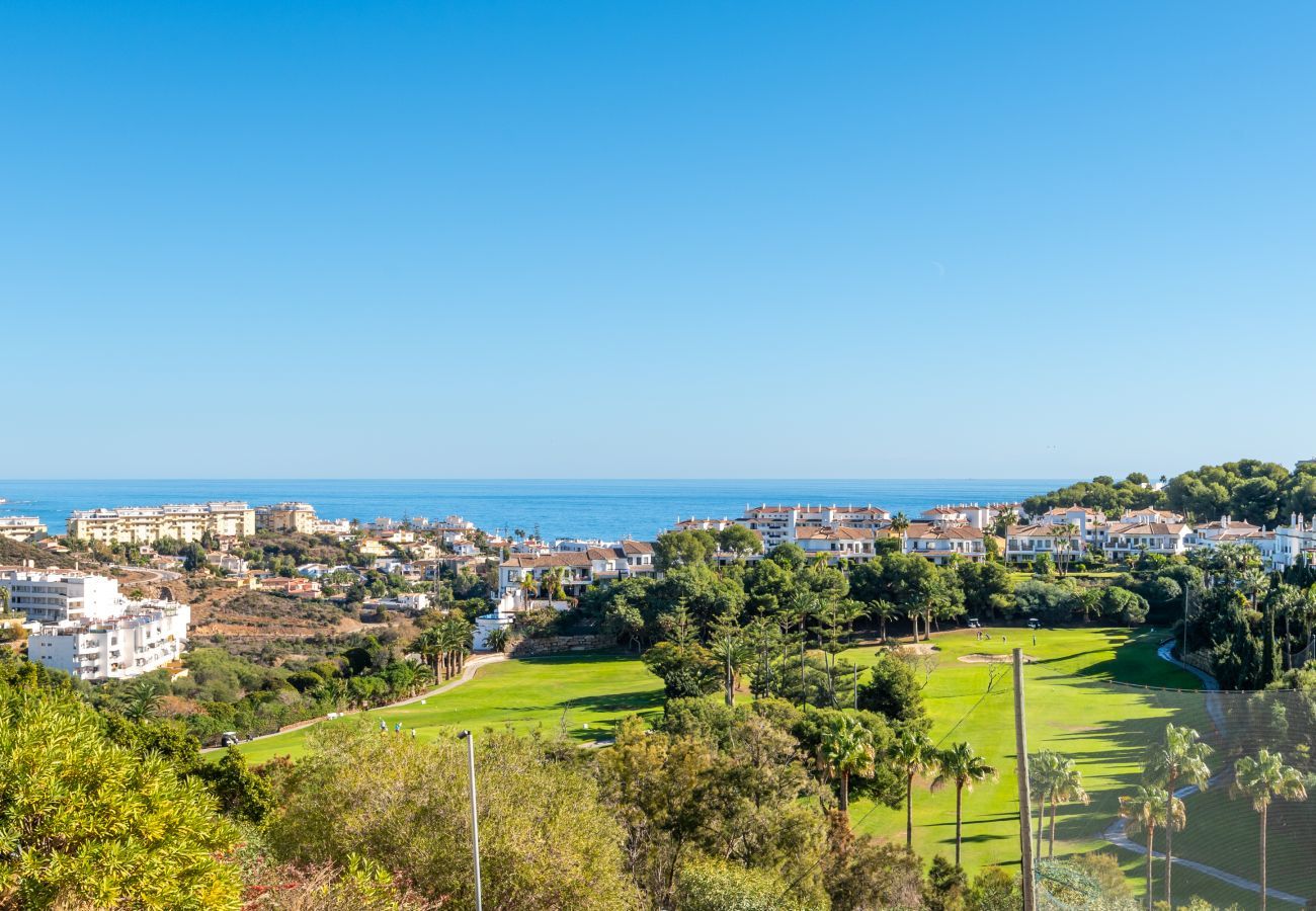 Apartamento en Mijas Costa - Miraflores Garden Golf | Apartamento de 3 habitaciones con vistas al mar