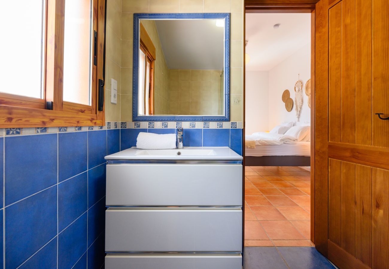 Villa en Sayalonga - Casa Kousgaard | Refugio de Montaña con Vistas al Mar y Piscina Privada