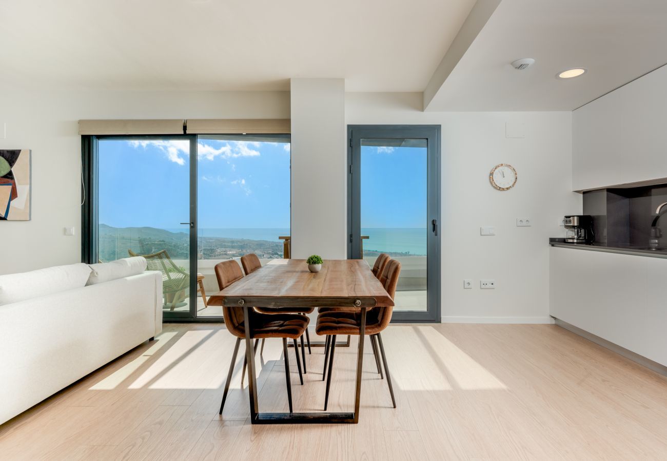 Apartamento en Rincón de la Victoria - Bali en Rincón | Elegante Apartamento de 2 Dormitorios con Terraza y Vistas al Mar