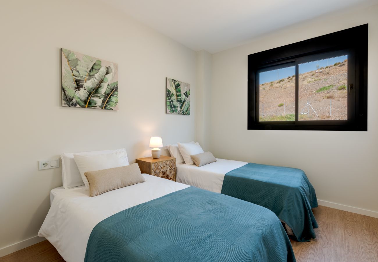 Apartamento en Rincón de la Victoria - Bali en Rincón | Elegante Apartamento de 2 Dormitorios con Terraza y Vistas al Mar