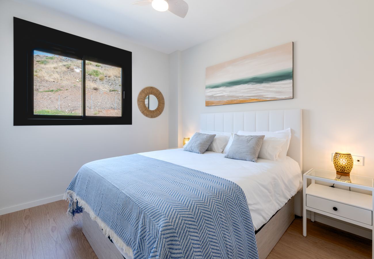 Apartamento en Rincón de la Victoria - Bali en Rincón | Elegante Apartamento de 2 Dormitorios con Terraza y Vistas al Mar
