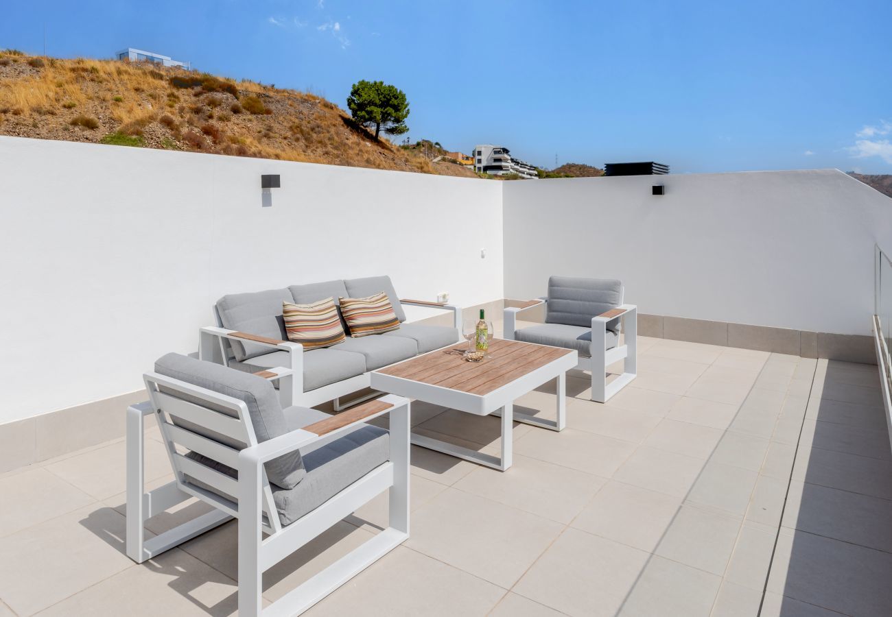 Apartamento en Rincón de la Victoria - Bali en Rincón | Elegante Apartamento de 2 Dormitorios con Terraza y Vistas al Mar