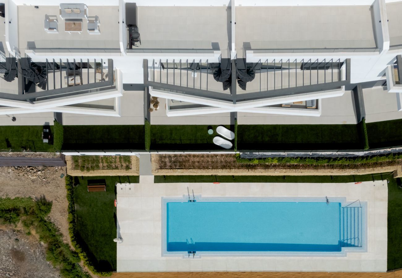 Apartamento en Rincón de la Victoria - Bali en Rincón | Elegante Apartamento de 2 Dormitorios con Terraza y Vistas al Mar