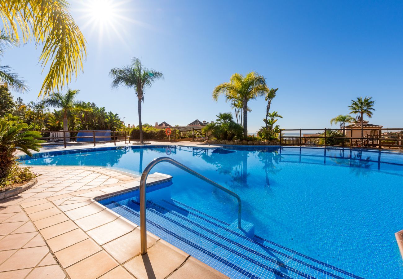 Apartamento en Benalmádena - Resort Mediterra | Apartamento con Vistas al Mar cerca del Golf con Piscinas y Gimnasio