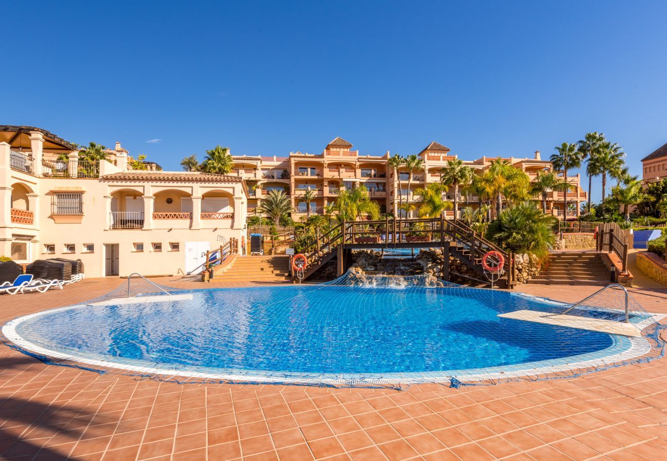 Apartamento en Benalmádena - Resort Mediterra | Apartamento con Vistas al Mar cerca del Golf con Piscinas y Gimnasio