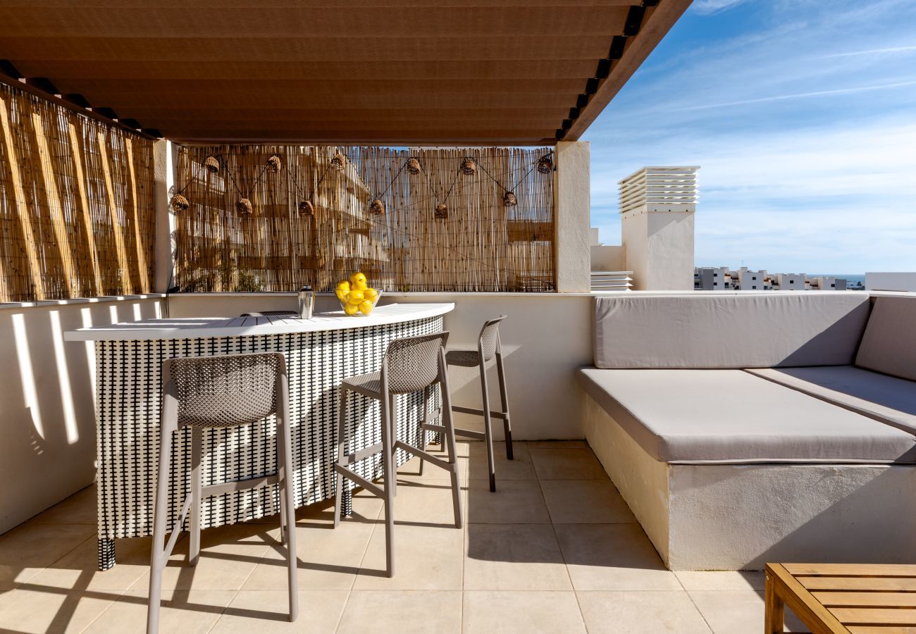 Apartamento en La Cala de Mijas - Azalea Lemac | Moderna vivienda de lujo de 4 dormitorios con piscina privada, gimnasio y terraza en la azotea