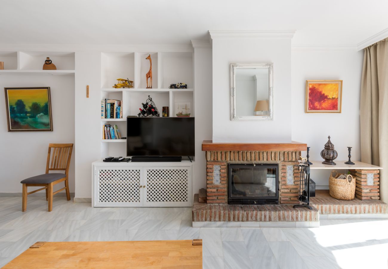 Apartamento en Mijas Costa - Jardines de Calahonda IX | Espectacular apartamento de 3 dormitorios con vistas al mar, terraza y piscina