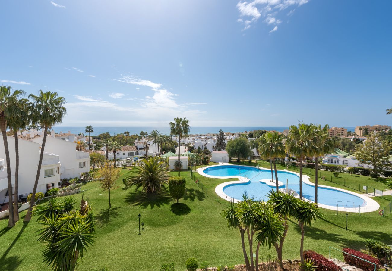 Apartamento en Mijas Costa - Jardines de Calahonda IX | Espectacular apartamento de 3 dormitorios con vistas al mar, terraza y piscina