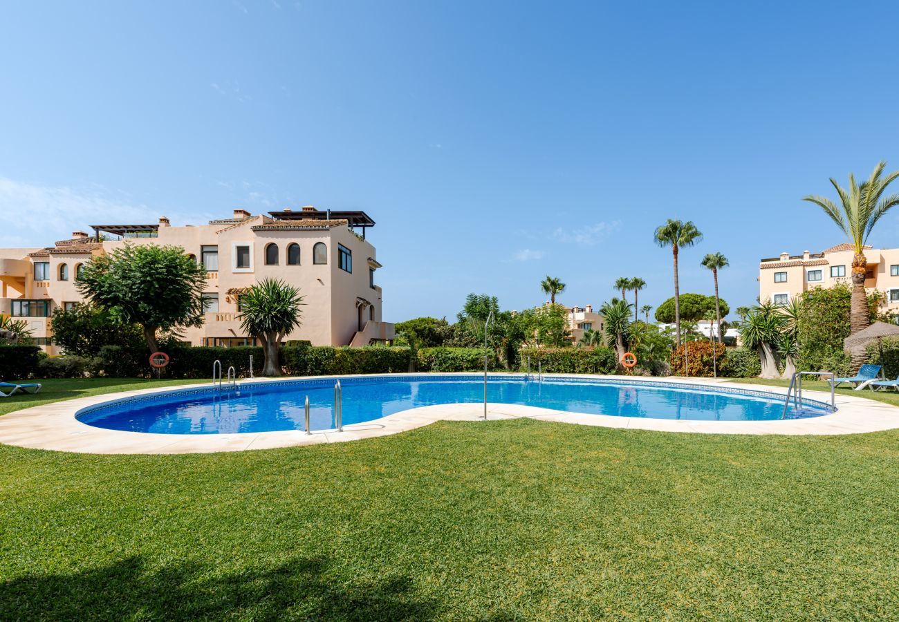 Apartamento en Marbella - El Manantial Elviria – Amplio apartamento con vistas al mar y gran terraza