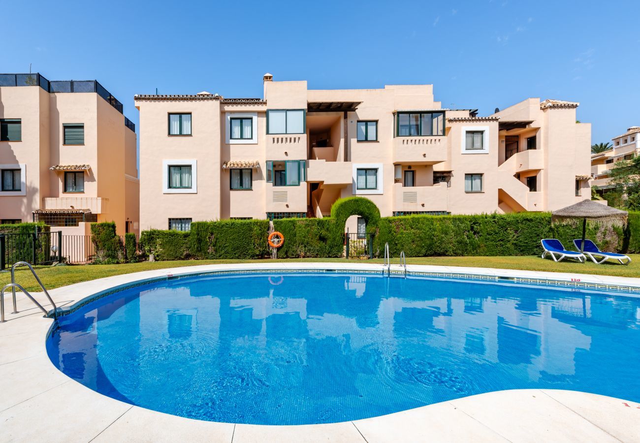 Apartamento en Marbella - El Manantial Elviria – Amplio apartamento con vistas al mar y gran terraza