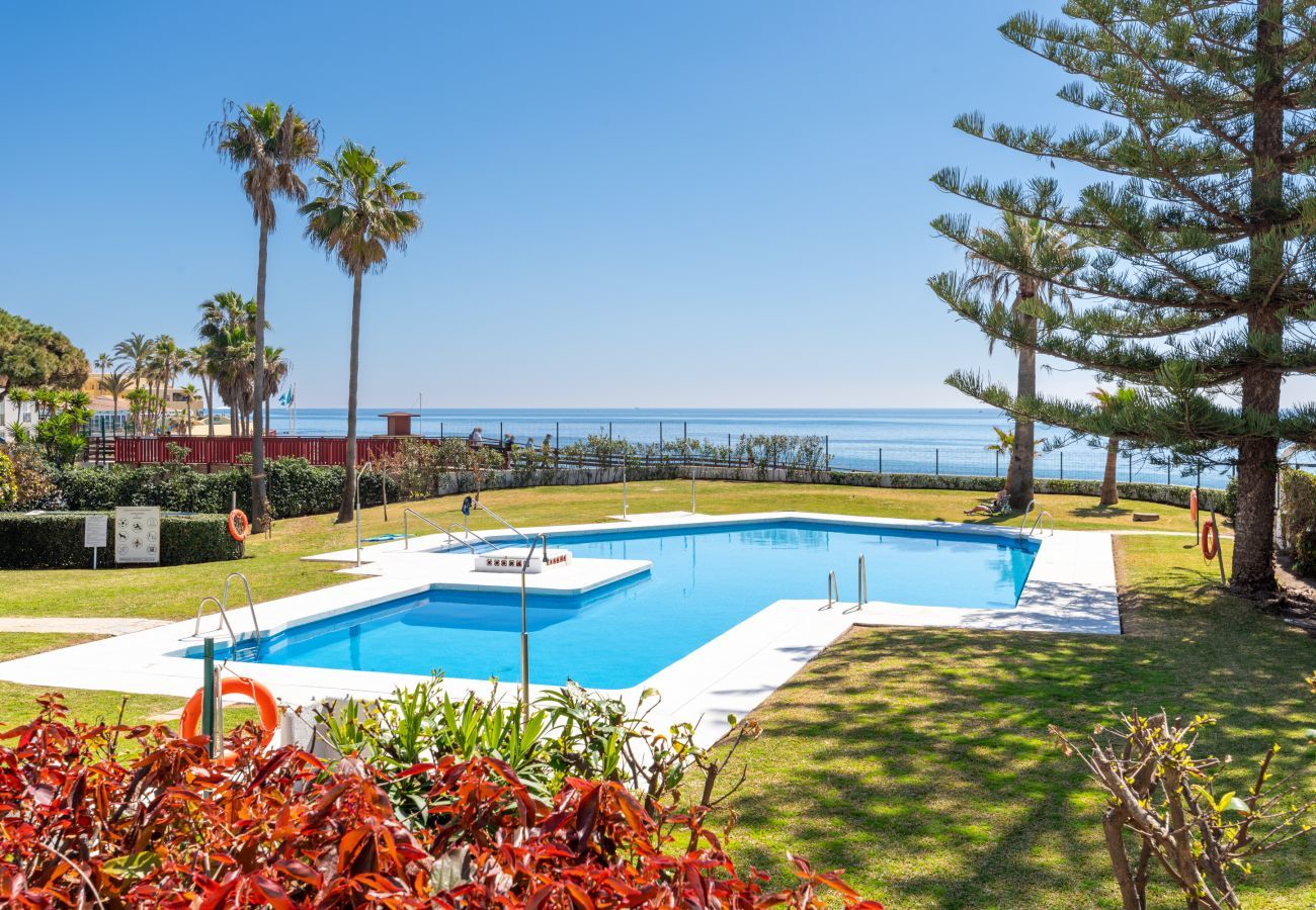 Apartamento en Mijas Costa - Calahonda Beach III – Apartamento frente al mar con vistas al mar en Mijas Costa
