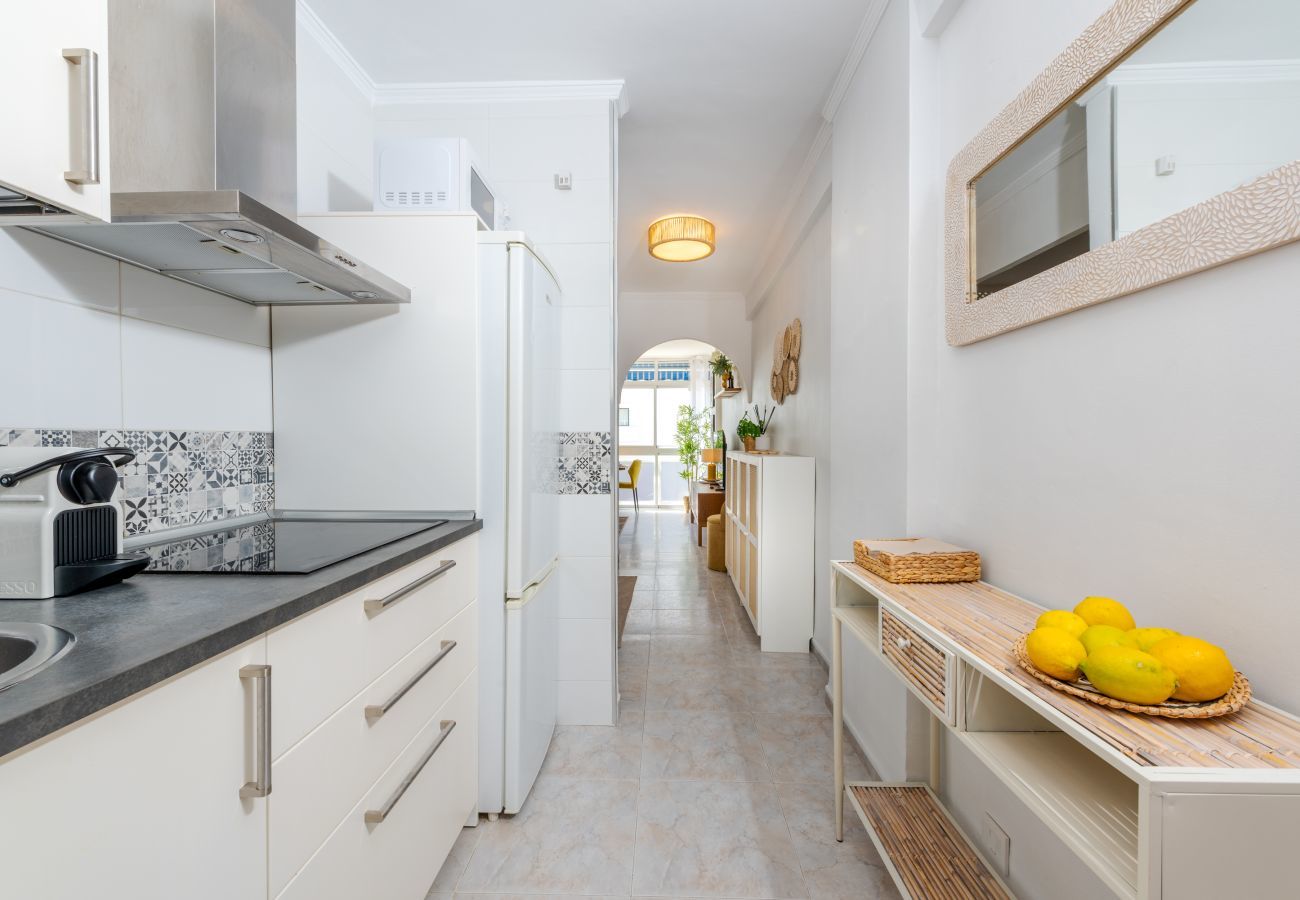 Apartamento en Torremolinos - Al Andalus Torremolinos – Luminoso apartamento costero cerca de La Carihuela, restaurantes y centro