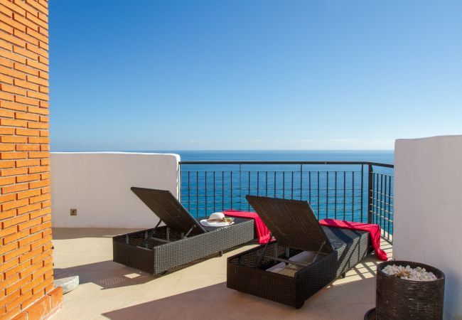 Apartment in Torrox Costa - Penthouse Calaceite Blanco | Escape with 180° Sea Views near Nerja Apartment in Torrox Costa - Penthouse Calaceite Blanco | Escape with 180° Sea Views near Nerja