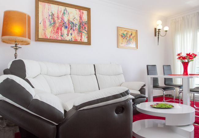 Apartment in Torremolinos - Carihuela - Frontline Beach Apartment in Torremolinos Apartment in Torremolinos - Carihuela - Frontline Beach Apartment in Torremolinos