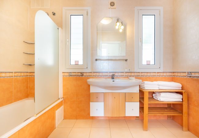 Villa in Benalmádena - Casa Pamela, 2-in-1 villa with 2 private swimming pools Villa in Benalmádena - Casa Pamela, 2-in-1 villa with 2 private swimming pools