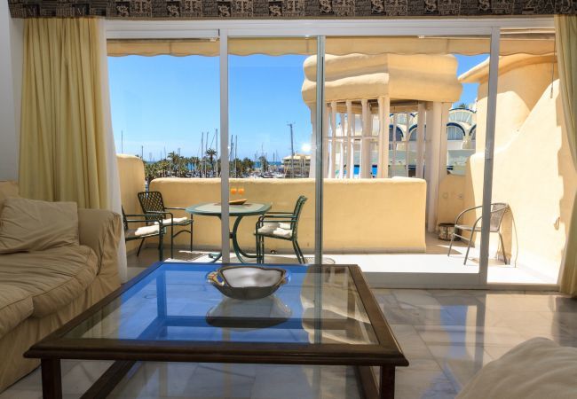 Apartment in Benalmádena - Puerto Marina - 2 terraces and direct view to the Marina Apartment in Benalmádena - Puerto Marina - 2 terraces and direct view to the Marina