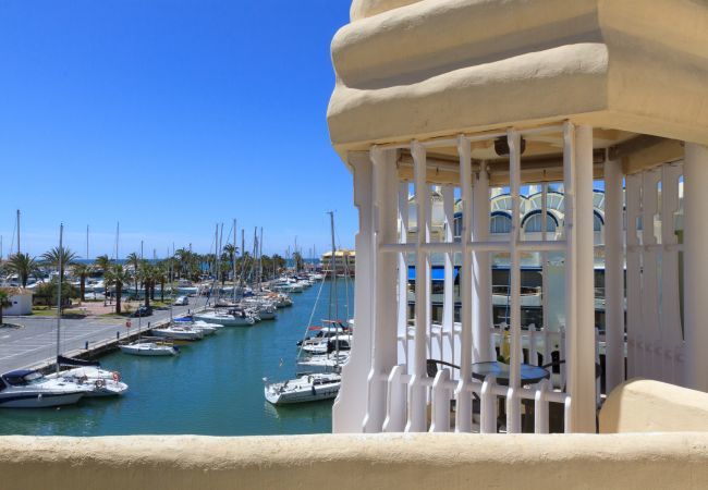 Apartment in Benalmádena - Puerto Marina - 2 terraces and direct view to the Marina Apartment in Benalmádena - Puerto Marina - 2 terraces and direct view to the Marina