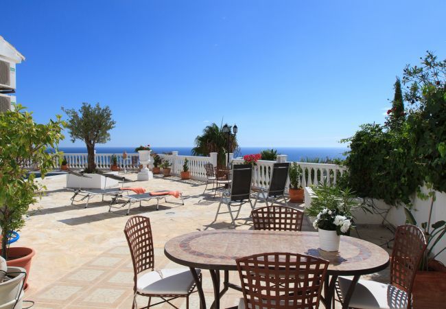 Villa in Mijas Costa - Villa Azalea - Exclusive villa with unique mediterranean view Villa in Mijas Costa - Villa Azalea - Exclusive villa with unique mediterranean view