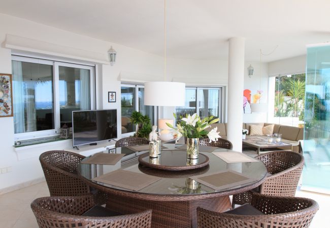 Villa in Mijas Costa - Villa Azalea - Exclusive villa with unique mediterranean view Villa in Mijas Costa - Villa Azalea - Exclusive villa with unique mediterranean view