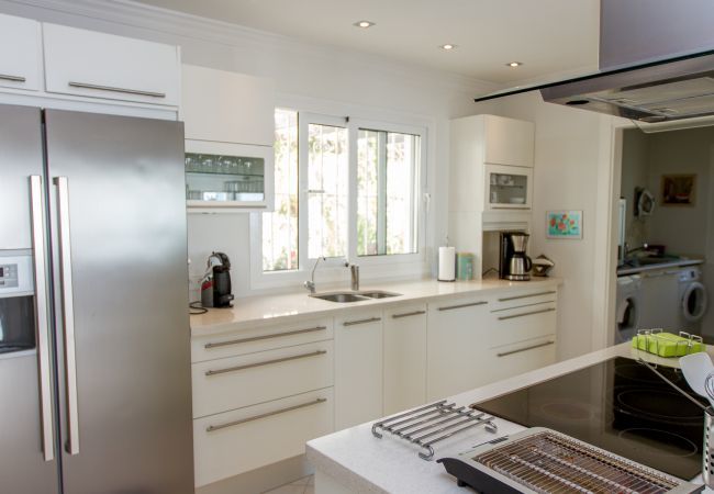 Villa in Mijas Costa - Villa Azalea - Exclusive villa with unique mediterranean view Villa in Mijas Costa - Villa Azalea - Exclusive villa with unique mediterranean view