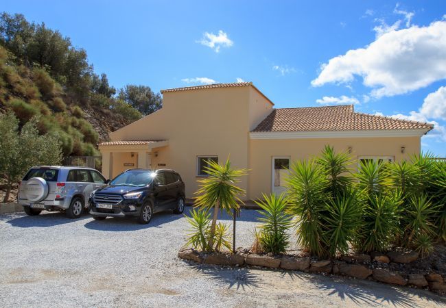 Villa in Algarrobo - Casa Turbolina - Large Country House with Private Pool Villa in Algarrobo - Casa Turbolina - Large Country House with Private Pool