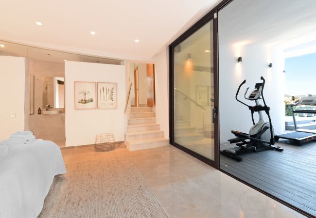 Villa in Marbella - Casa Blanca Marbella - Exclusive Luxury Villa   Villa in Marbella - Casa Blanca Marbella - Exclusive Luxury Villa