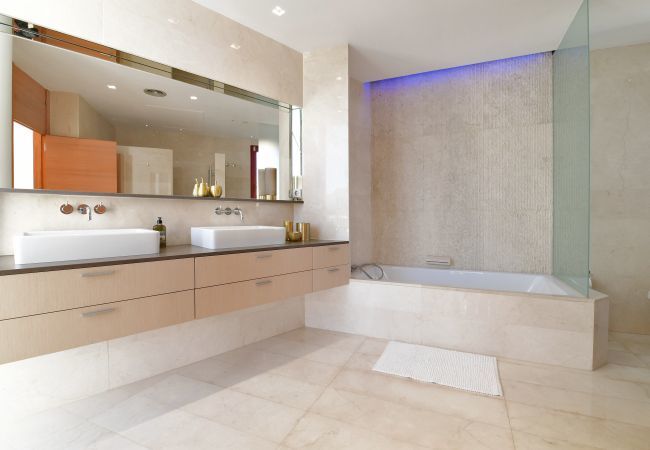 Villa in Marbella - Casa Blanca Marbella - Exclusive Luxury Villa   Villa in Marbella - Casa Blanca Marbella - Exclusive Luxury Villa