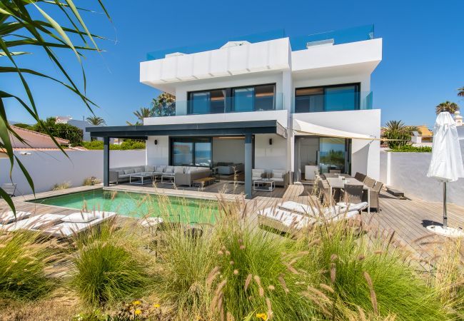 Villa in Marbella - Costabella Marbella - Unique Luxury Beach Villa Villa in Marbella - Costabella Marbella - Unique Luxury Beach Villa